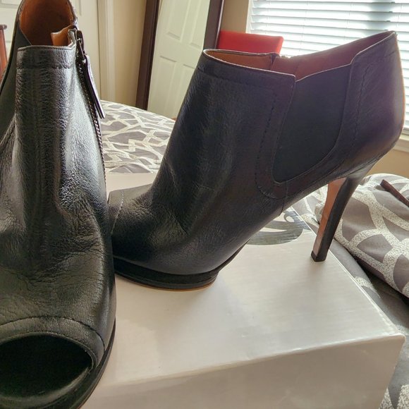 Nine West NWSassy Peep-Toe Ankle Boot - Picture 3 of 5